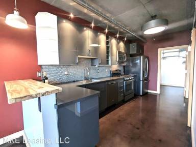 Main picture of 102 N Water St