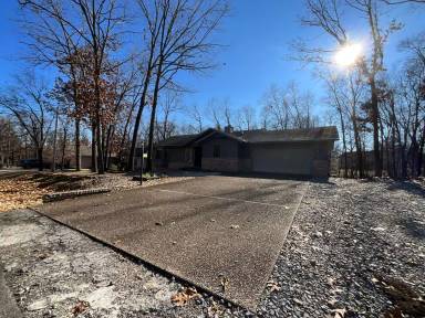 Main picture of 12 Sunderland Dr