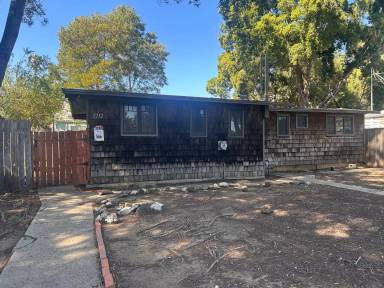 Main picture of 1212 Fredericks St