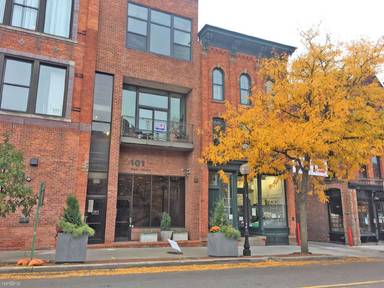 Main picture of 101 W Liberty St
