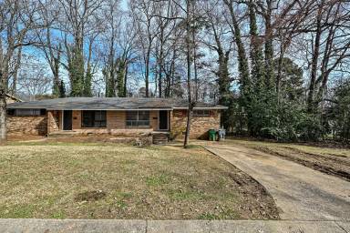 Main picture of 615 Camrose Dr