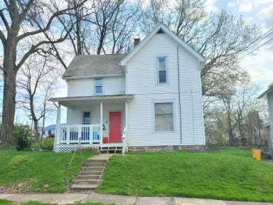 Main picture of 115 W Blanche St
