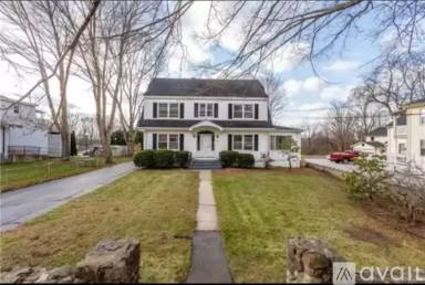 Main picture of 79 Broadway St