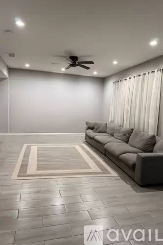Main picture of 577 Vicks Landing Dr