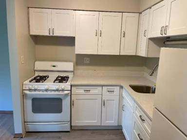 Main picture of 822 W College Blvd