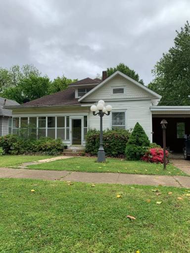 Main picture of 529 W Oak Ave