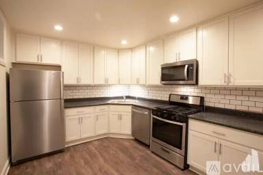 Main picture of 4506 N Sheridan Rd