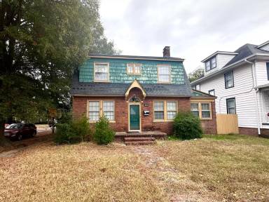 Main picture of 5212 Huntington Ave