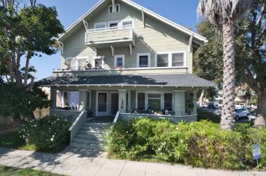 Main picture of 221 Carnelian St