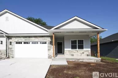 Main picture of 721 S 41st Cir