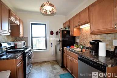 Main picture of 1666 Commonwealth Ave