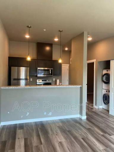 Main picture of 2524 Meridian St