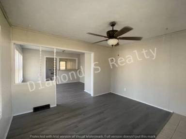 Main picture of 3028 W Walnut St
