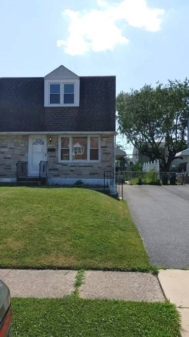 Main picture of 1334 Price St