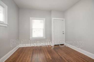 Main picture of 3600 E 153rd St