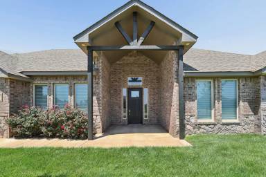 Main picture of 9240 Highland Springs Dr