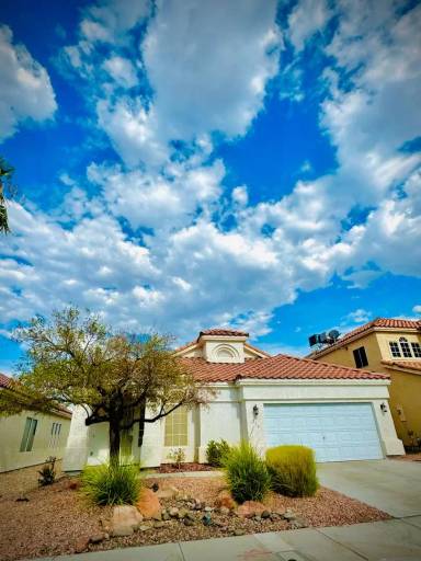 Main picture of 214 Highgate St