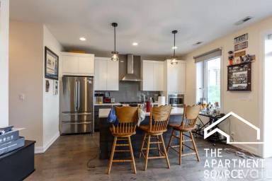 Main picture of 317 W Evergreen Ave