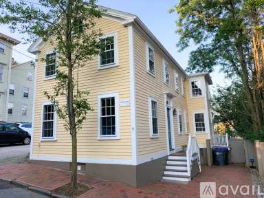 Main picture of 7 Thayer St