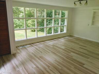 Main picture of 405 Autumn Ln