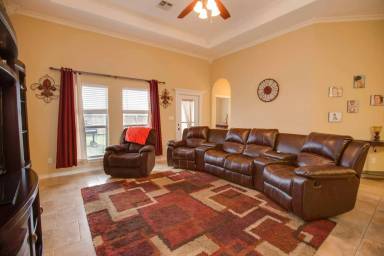 Main picture of 6733 Old Square Dr