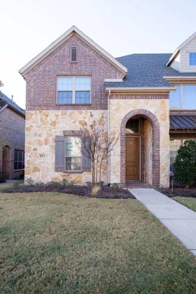 Main picture of 4670E Rhett Ln