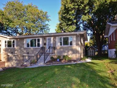 Main picture of 3330 S 82nd St