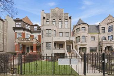 Main picture of 4115 S Drexel Blvd