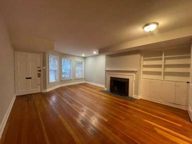 Main picture of 939 25th St NW
