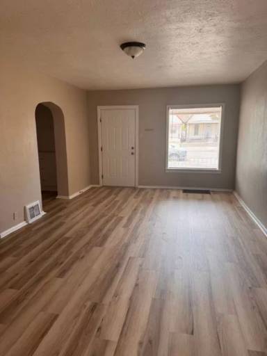 Main picture of 1008 E Orman Ave