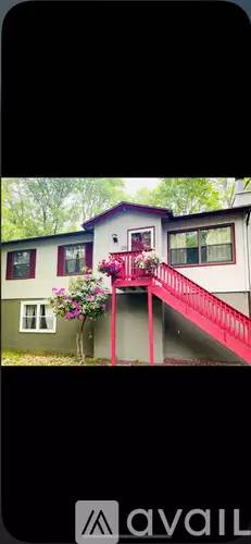 Main picture of 128 Windwood Dr