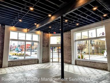 Main picture of 115 W Main St