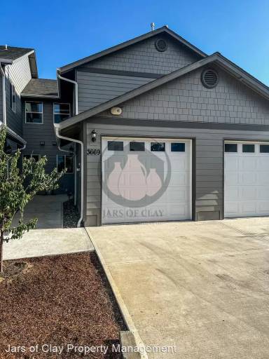 Main picture of 3669 Peter Ln NE