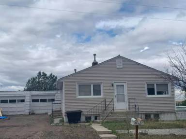 Main picture of 36 10th Ave SE