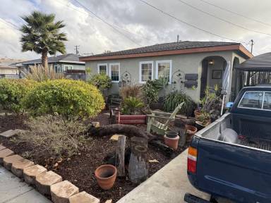 Main picture of 4066 W 147th St