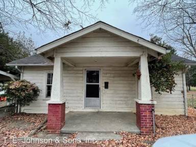 Main picture of 112 Davis St
