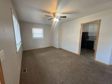 Main picture of 414 S Mount Carmel Ave