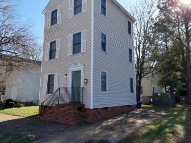 Main picture of 615 North St