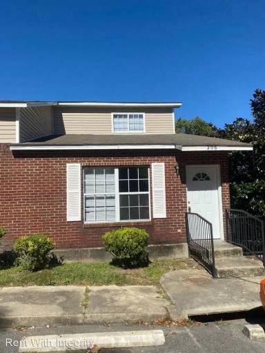 Main picture of 640 Eugenia St