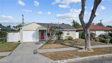 Main picture of 3713 E La Jara St