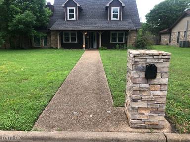 Main picture of 101 Buckingham Pl