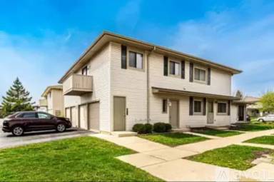 Main picture of 29 W 527 Winchester Cir