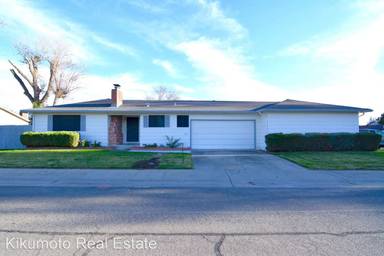 Main picture of 6711 Spurlock Way