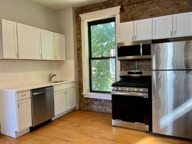 Main picture of 3763 N Kenmore Ave