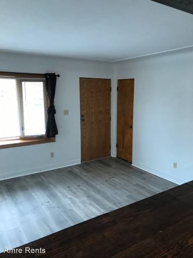 Main picture of 619 W Shore Dr
