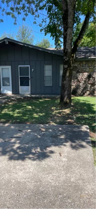 Main picture of 1402 Stafford Rd