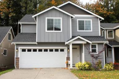 Main picture of 792 Courage Ct SE