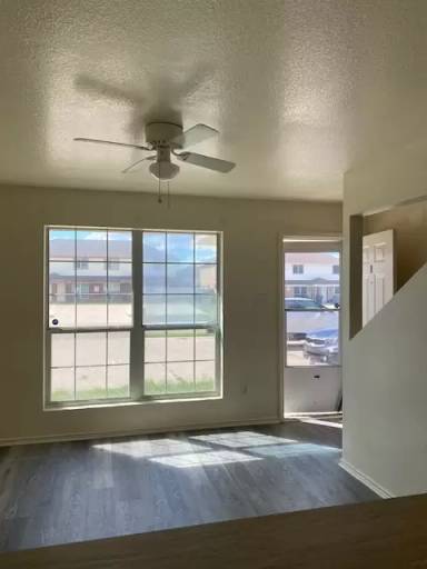 Main picture of 4404 Alan Kent Dr