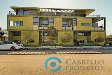 Main picture of Hillcrest - Centre St Lofts