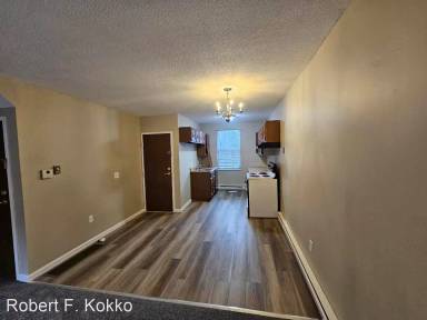 Main picture of 31 Clinton St